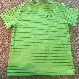 YL Under Armour Heat Gear loose fit shirt